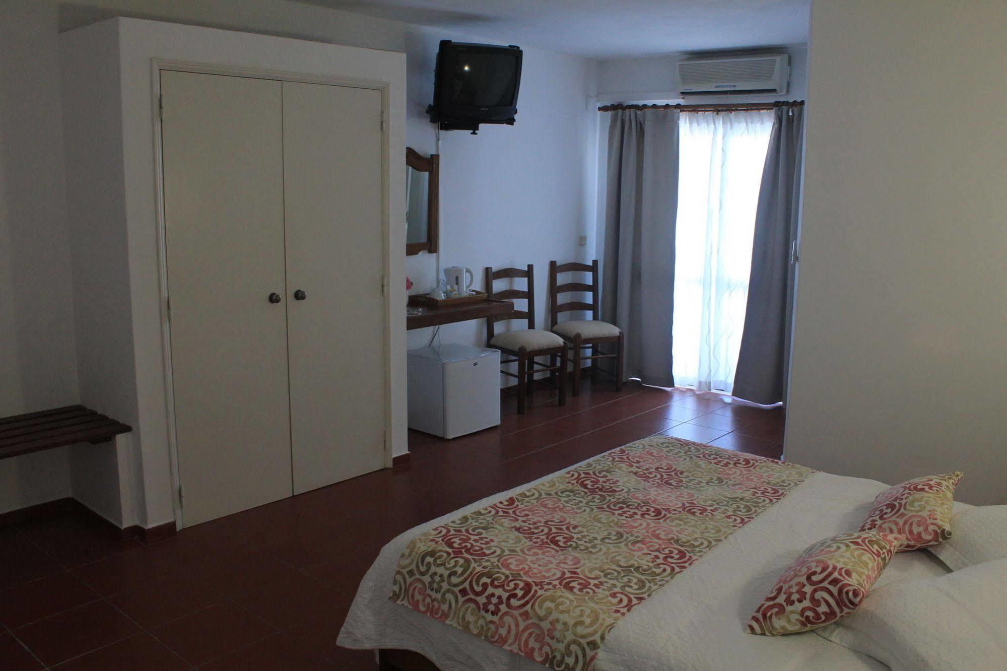 Bed and Breakfast Manta Guest Манта-Рота Екстер'єр фото